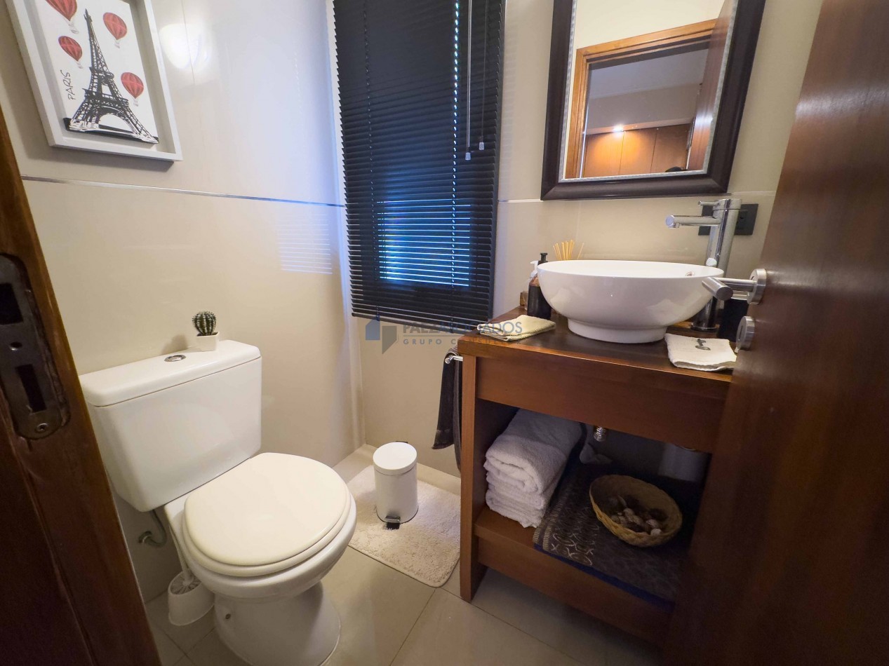 Moderna y acogedora casa en venta en exclusivo barrio privado con vigilancia 24 hs